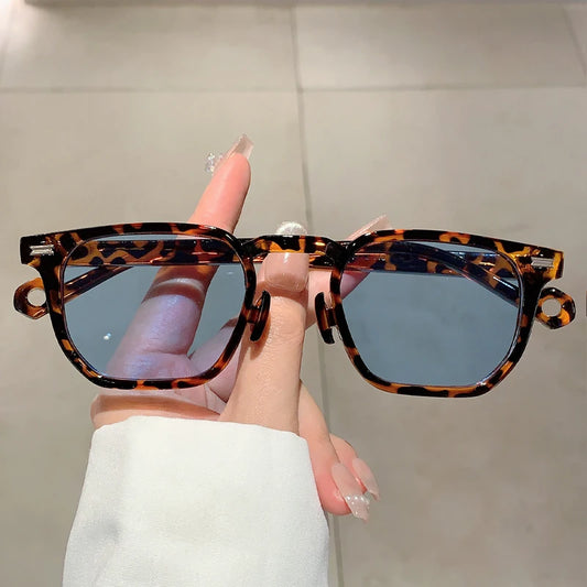 Square Sunglasses 2024 New Stylish Vintage Gradient Outdoor Eyewear Ins Trendy Retro Simple Brand Design Shades