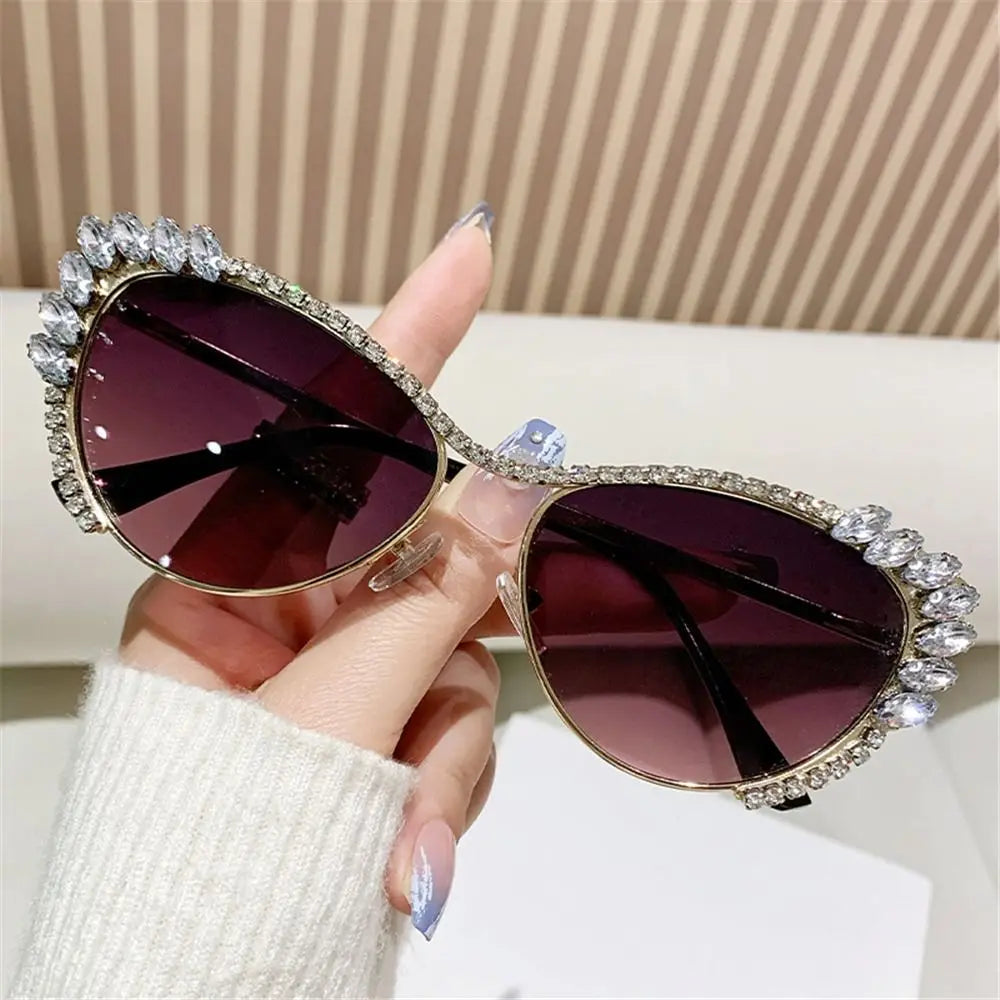 Oversized Diamond SUNGLASSES for Women Fashion Cat Eye RHINESTONE Sunglasses Bling Jeweled Frame Costume Party Glasses