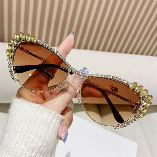 SUNGLASSES Vintage STYLE Jeweled Frame Diamond Sunglasses Oversized Y2K Cat Eye Rhinestone Sunglasses Costume Party Glasses for Women & Men