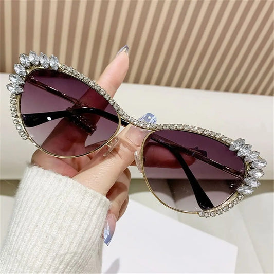 Oversized Diamond SUNGLASSES for Women Fashion Cat Eye RHINESTONE Sunglasses Bling Jeweled Frame Costume Party Glasses